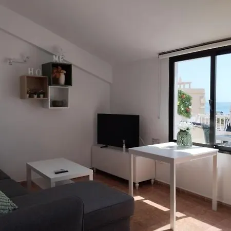 Lidia 2 Front Line Beach, One Bed 아파트 *