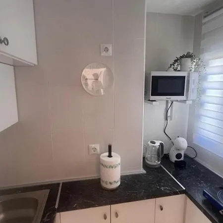 아파트 Lidia 2 Front Line Beach, One Bed *