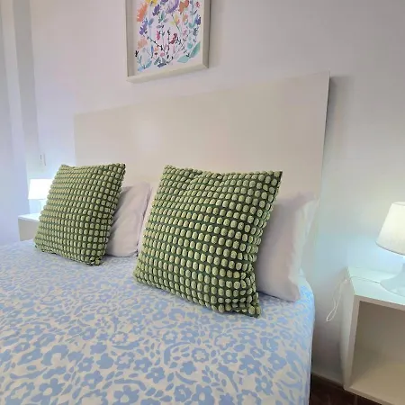 Lidia 2 Front Line Beach, One Bed Appartement *